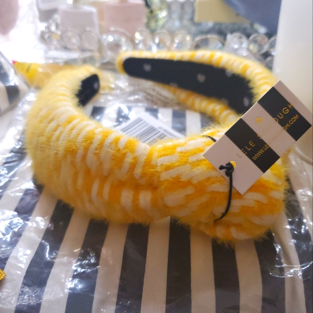 New with tags!Yellow Knitted Lele HB